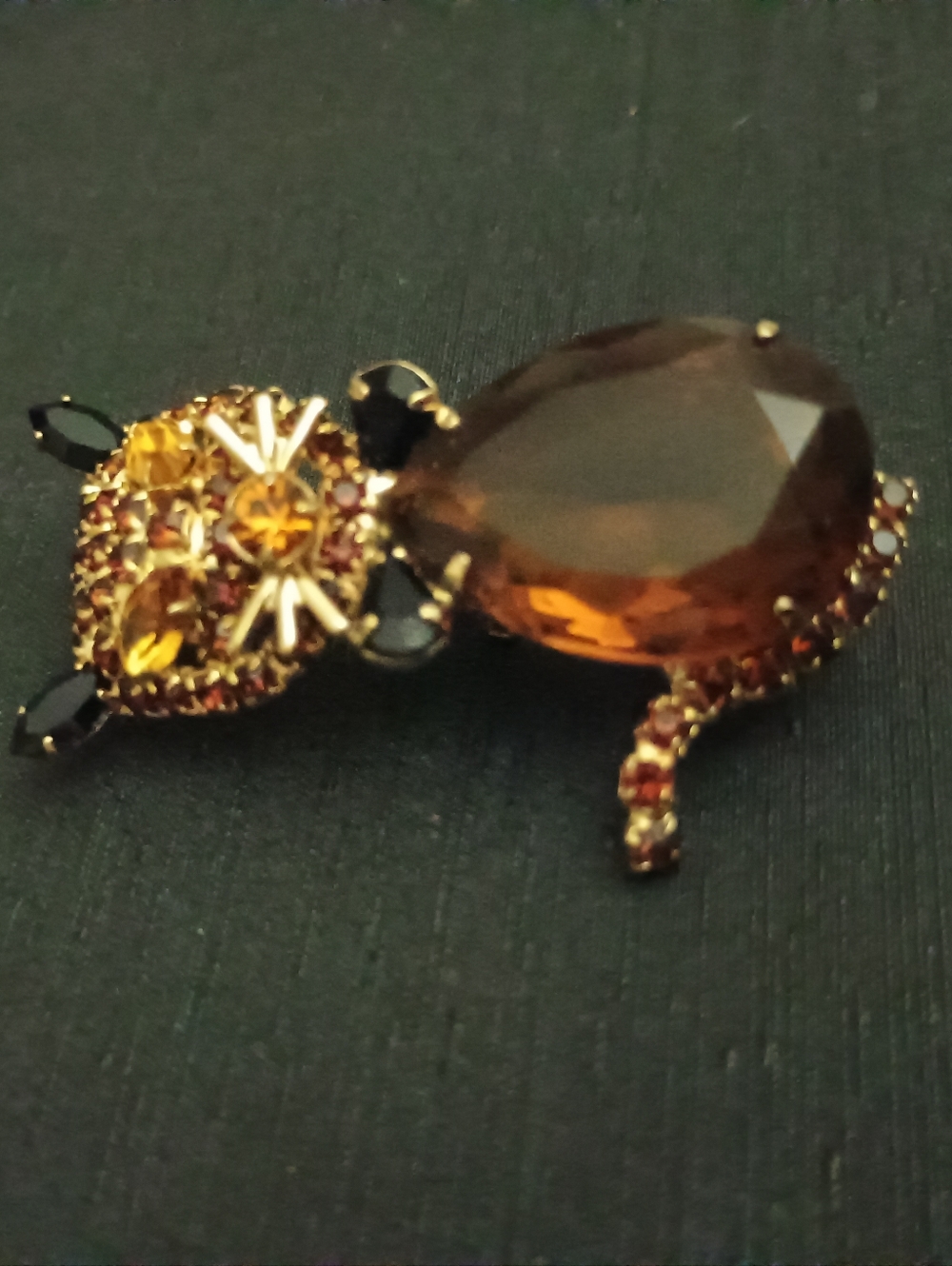 Cat Brooch with Amber and Black Rhinestones By Alice Caviness Gold Plated - Picture 5 of 6